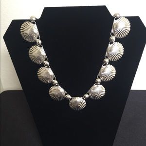 Vintage Silver Tone Scallop Shell Necklace